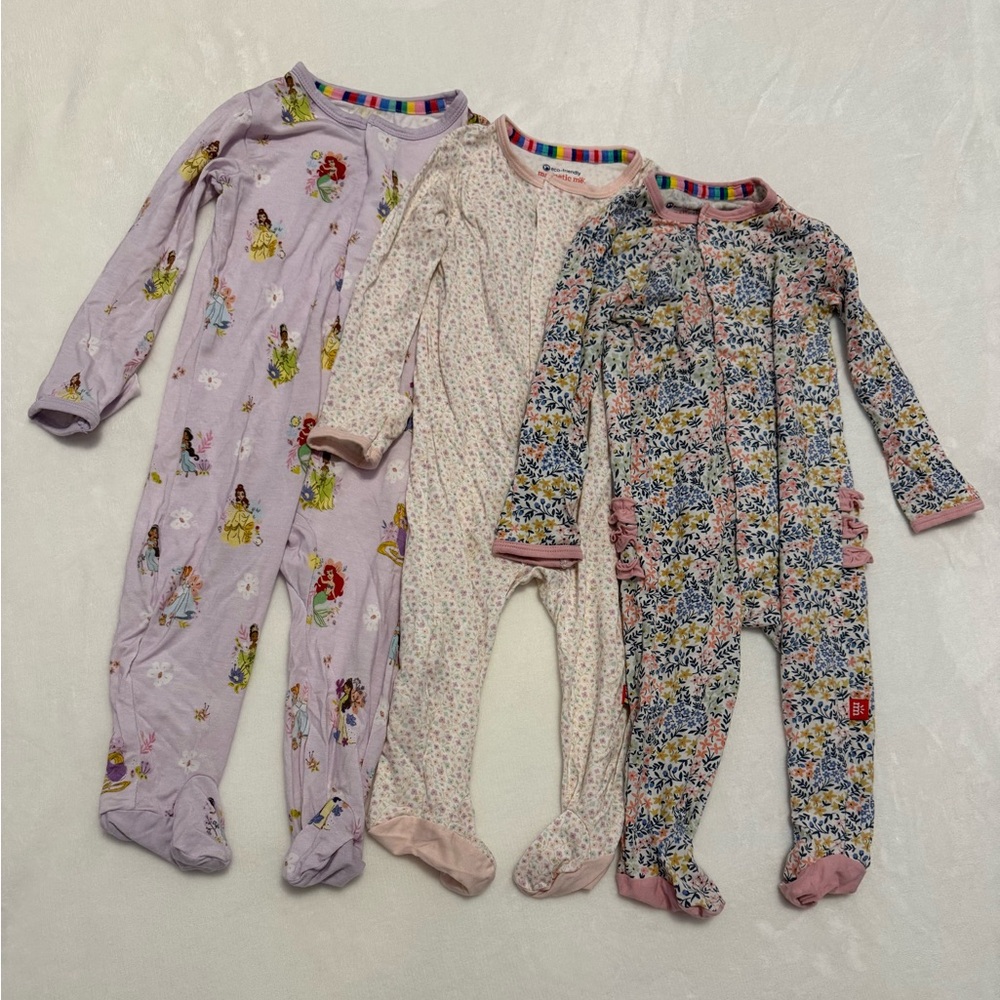 EUC Magnetic Me Modal Footies set